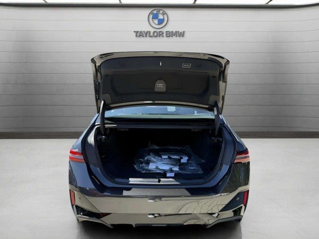 2026 BMW i5 Base