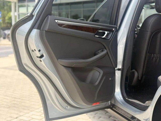 2023 Porsche Macan S