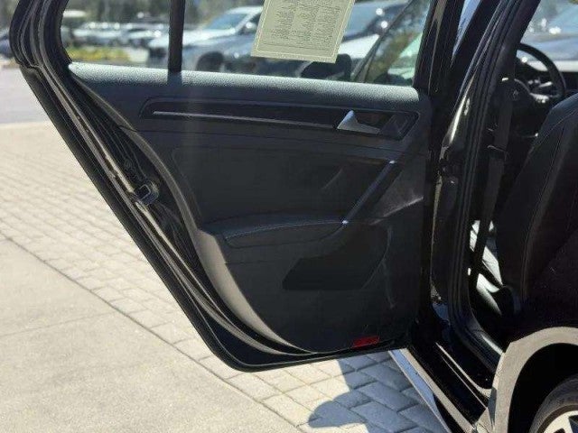 2018 Volkswagen Golf R Base