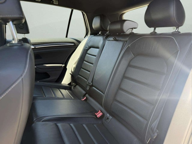 2018 Volkswagen Golf R Base