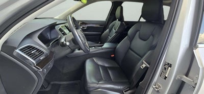 2019 Volvo XC90 Momentum