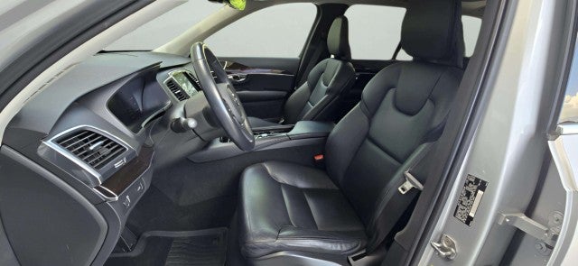 2019 Volvo XC90 Momentum