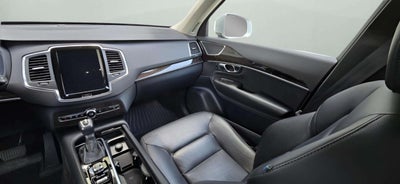 2019 Volvo XC90 Momentum