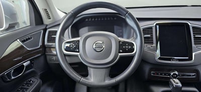 2019 Volvo XC90 Momentum