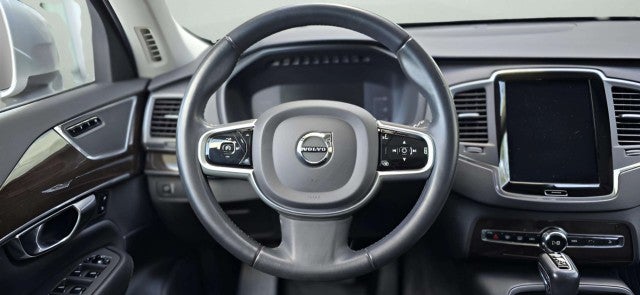2019 Volvo XC90 Momentum