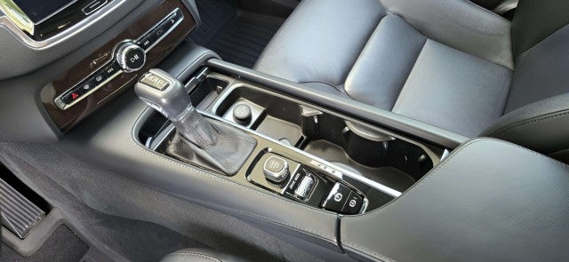 2019 Volvo XC90 Momentum