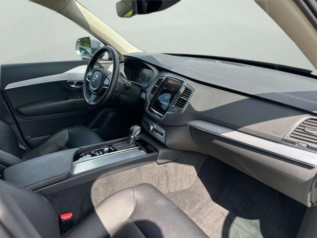 2018 Volvo XC90 Momentum